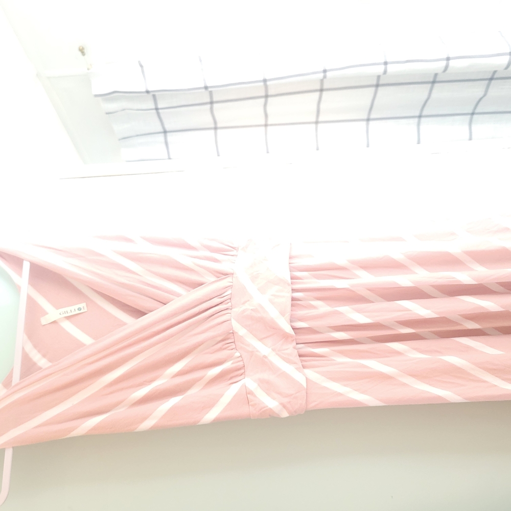 Striped Pink Bedding Set - Picture 3 of 3